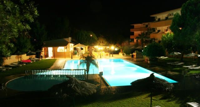 Achousa 3*