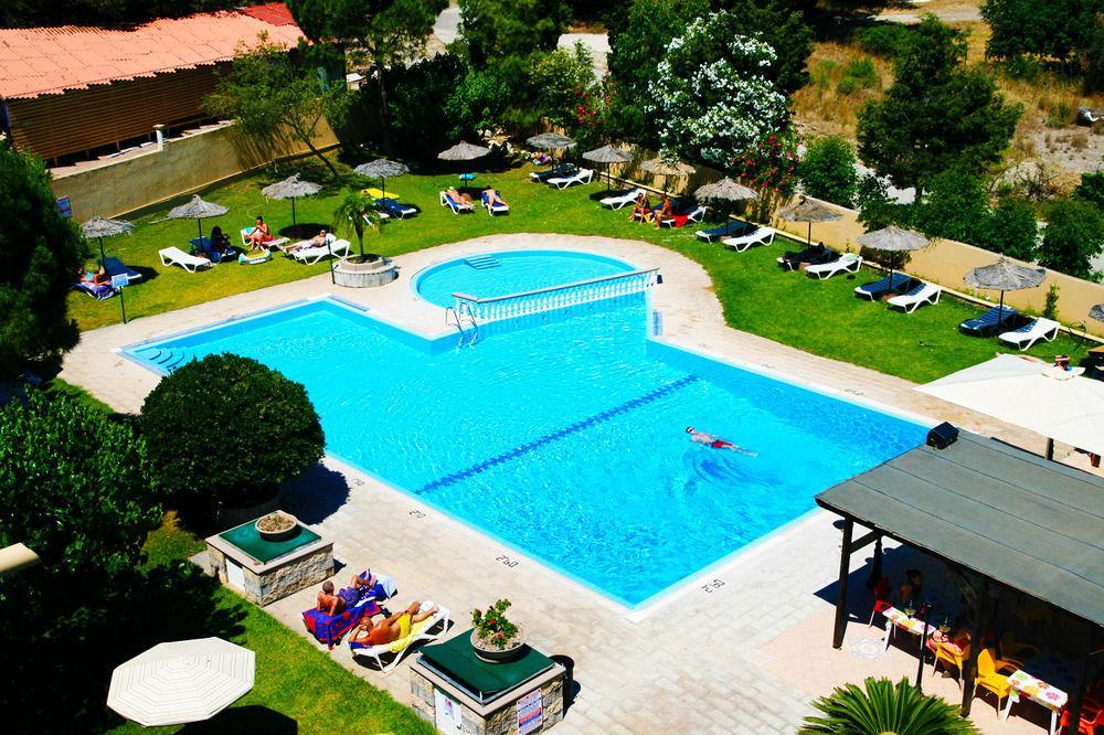 Achousa Aparthotel
