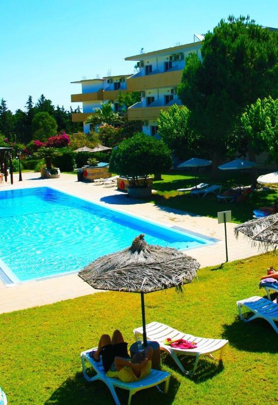 Achousa 3*