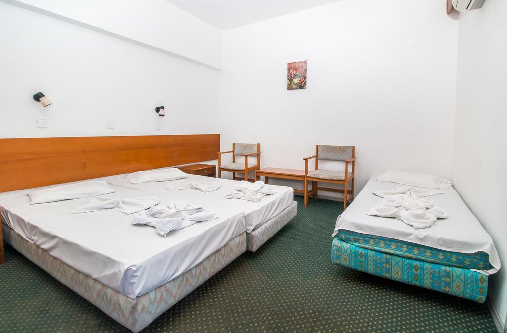 Achousa Aparthotel
