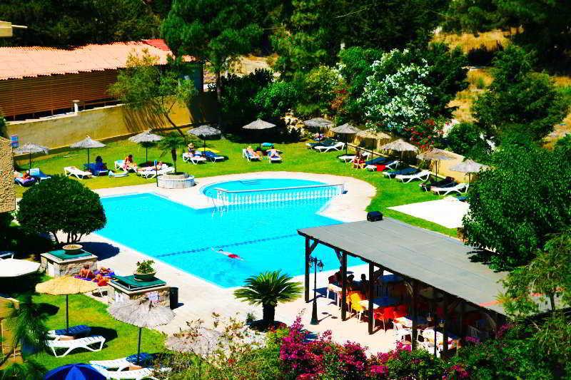 Aparthotel Achousa 3*