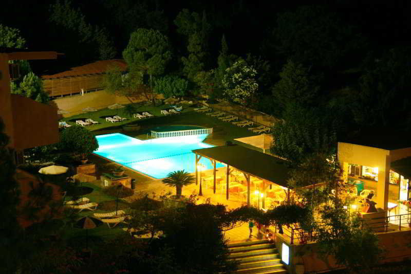 Achousa 3*