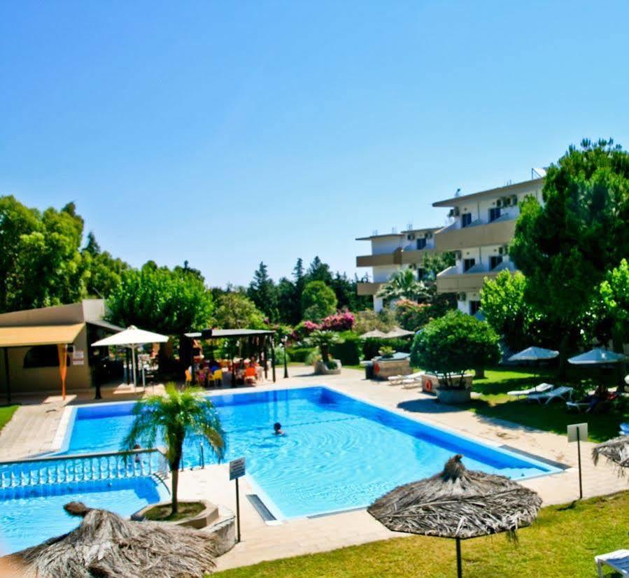 Achousa 3*